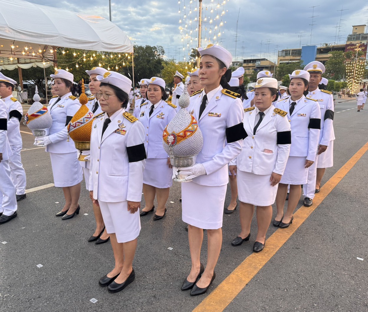 title - ส.ป.ก.นครปฐม เข้าร่วมพิธีถวายเครื่องราชสักการะวางพานพุ่ม และจุดเทียนถวายพระพรชัยมงคล สมเด็จพระนางเจ้าฯ พระบรมราชินี เนื่องในโอกาสพระราชพิธีมหามงคลเฉลิมพระชนมพรรษา 4 รอบ 3 มิถุนายน 2569